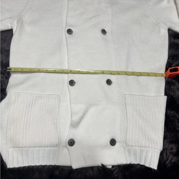 Elegant White Double-Breasted Zip-Up Sweater